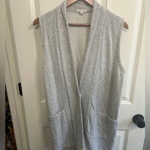 EUC Eileen Fisher size M  Gray Kimono Sleeveless Vest. Simple. Modern. Layer.